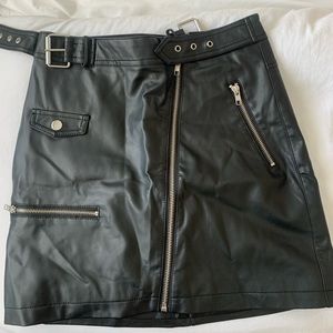 adorable leather black skirt!